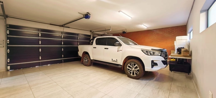 4 Bedroom Property for Sale in Tuscany Ridge North West